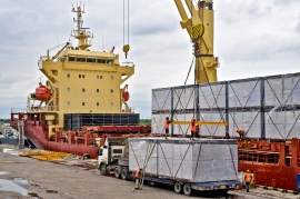 demo-attachment-23-loading-cargo-into-the-ship-in-harbor-PF86726